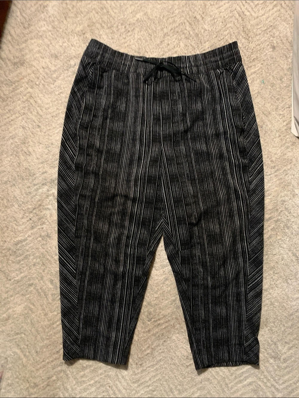 Athleta Hi Rise Arrival Ankle pant - Black and white Amara stripe Pants